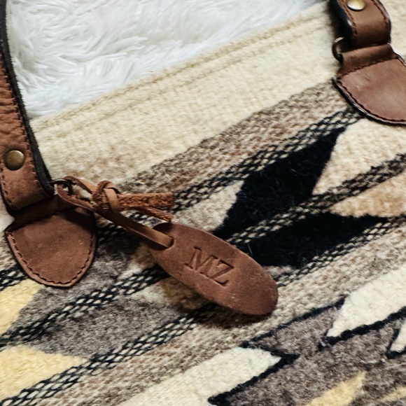 🏔️ Wool Purse - Picture 3 of 6